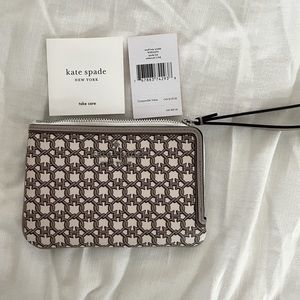 Brand new never been used Kate Spade wristlet